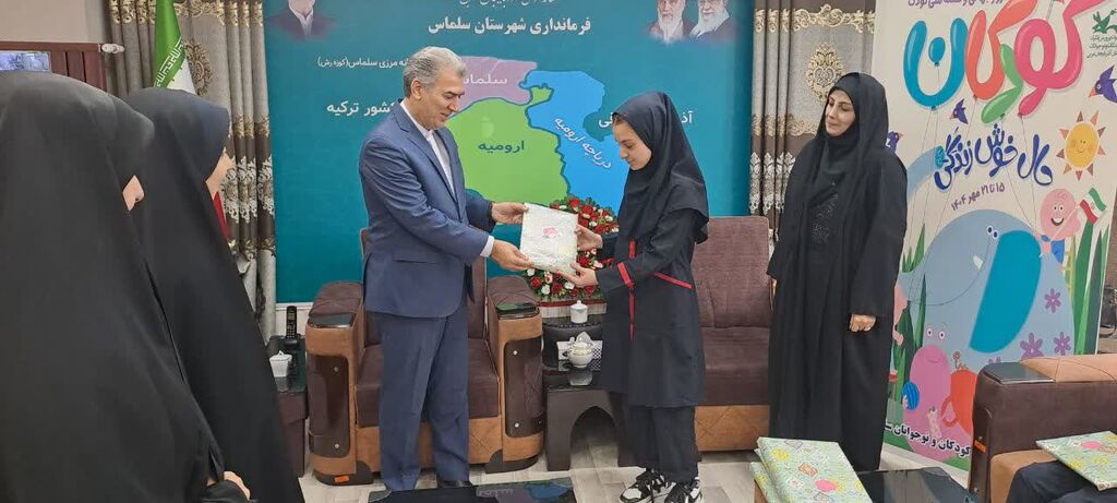 1357280-1 فضای مجازی باید ابزار رشد فکری باشد