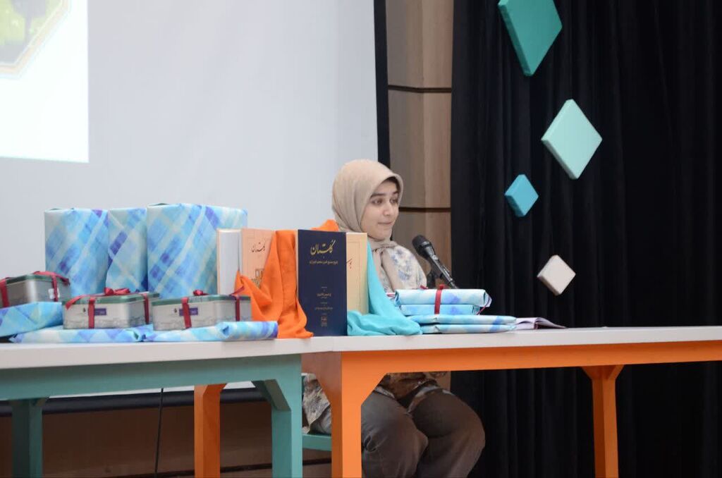 1357350-1 برگزیدگان مسابقه ادبی گلستان خوانی معرفی شدند