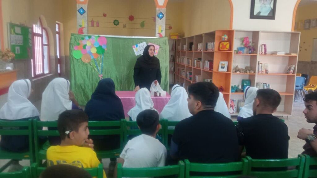 1357423-1 دانشآموزان مجتمع آموزشی استثنایی بهار میهمان مرکز قصرشیرین شدند