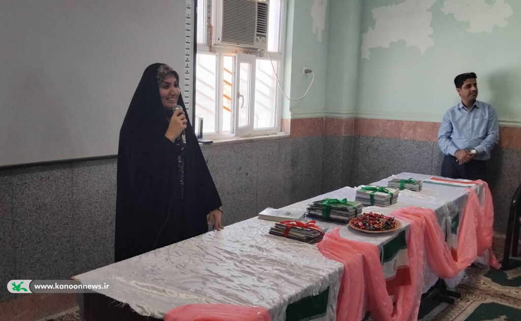 اهدا کتاب به دانش‌آموزان روستاهای لیلک و چاه تلخ جنوبی