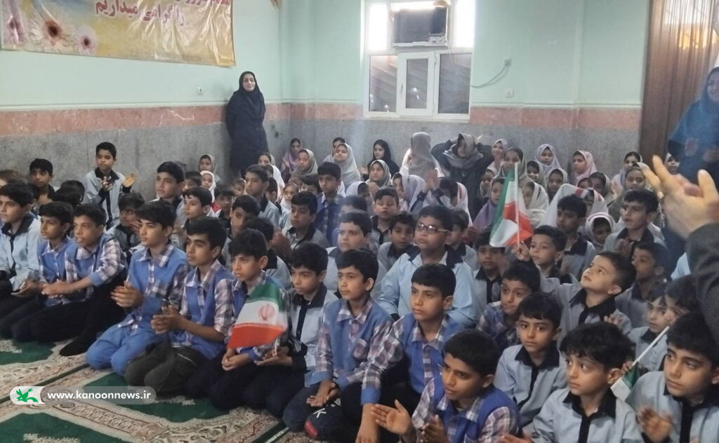 اهدا کتاب به دانش‌آموزان روستاهای لیلک و چاه تلخ جنوبی