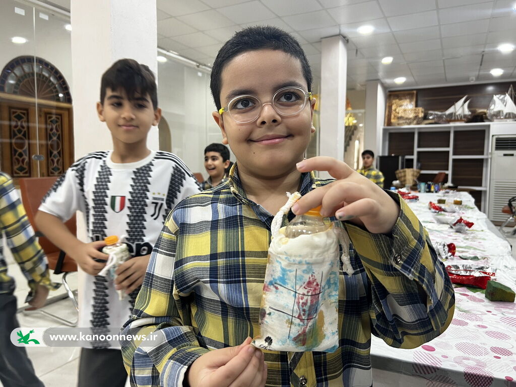 1357683-1 برگزاری ورکشاپ آموزشی "چاپ روی پارچه و هنر صدف"