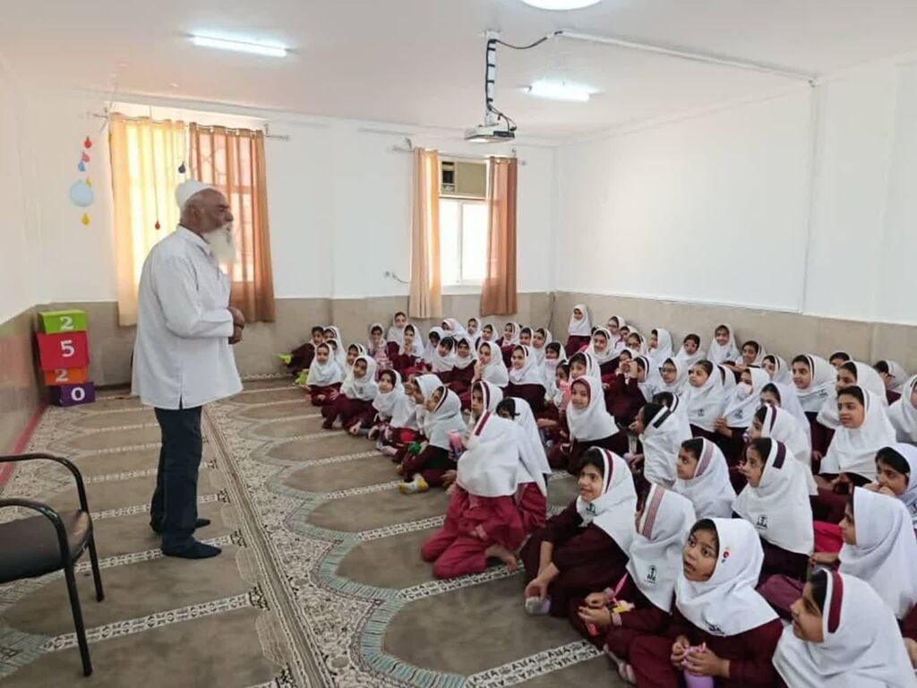 1357688-1 در هفته ملی کودک،بیش از ۱۳هزار کودک و نوجوان قصه شنیدند