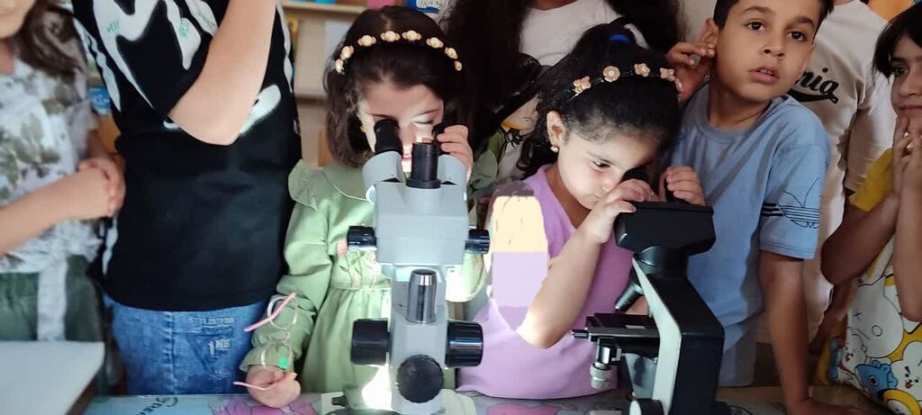 1357808-1 برگزاری کارگاه علمی «از میکروسکوپ تا تلسکوپ» در مرکز پاوه