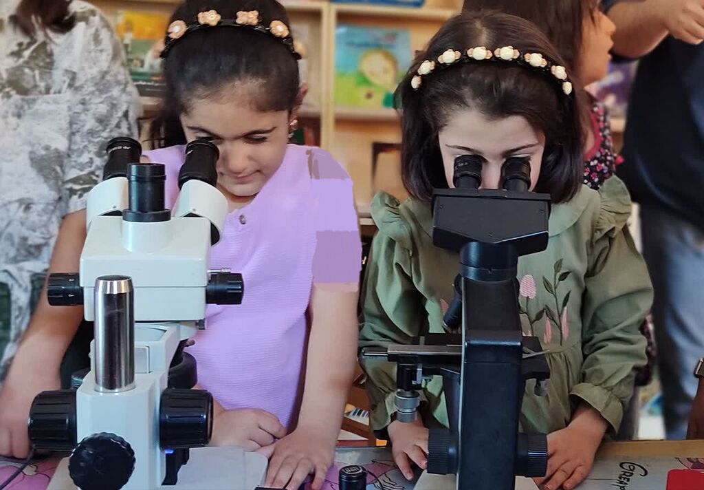 1357811-1 برگزاری کارگاه علمی «از میکروسکوپ تا تلسکوپ» در مرکز پاوه