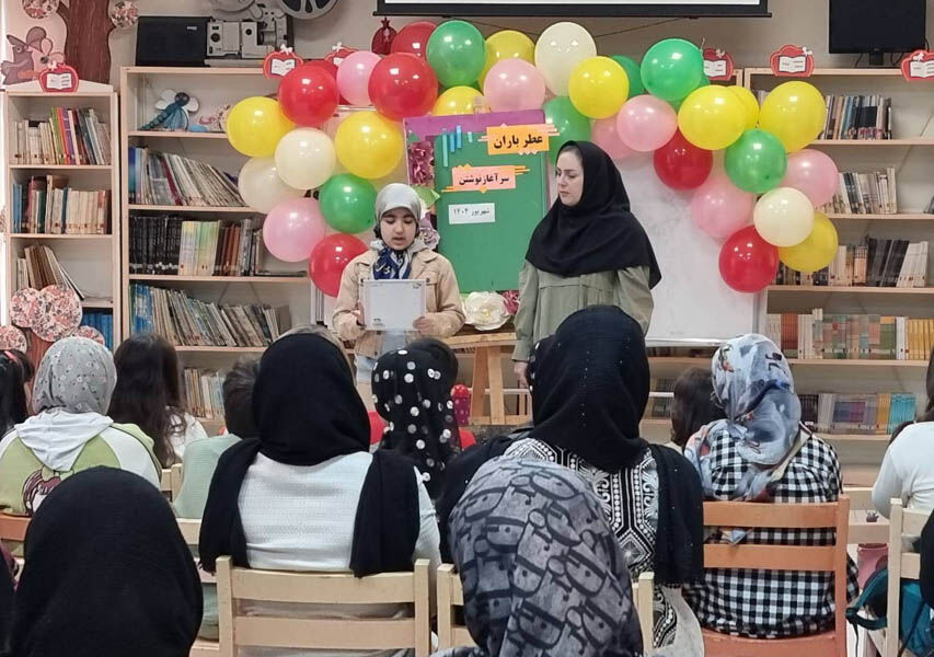 1358307-1 نشستهای ادبی «عطر باران» در مراکز کانون استان اردبیل برگزار شد