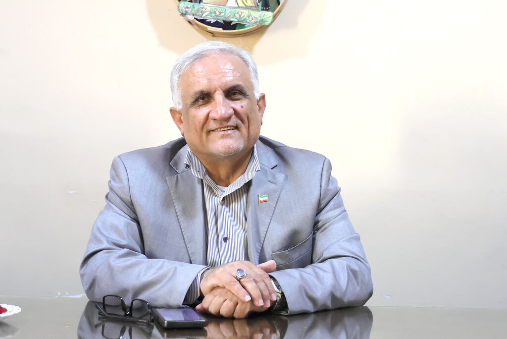 1358420-1 تا زمانی که شاهنامه زینت بخش کشور ماست انسانیت زنده است