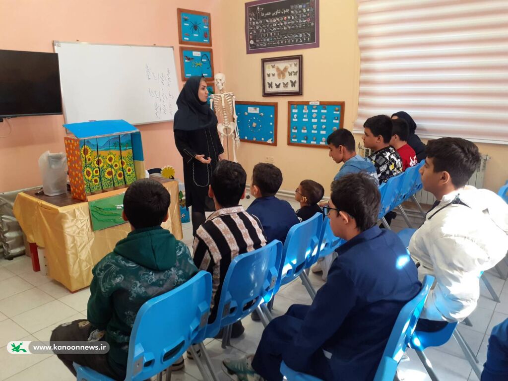 کودکان توانیاب در کانون سنندج فعالیت‌های علمی را تجربه کردند