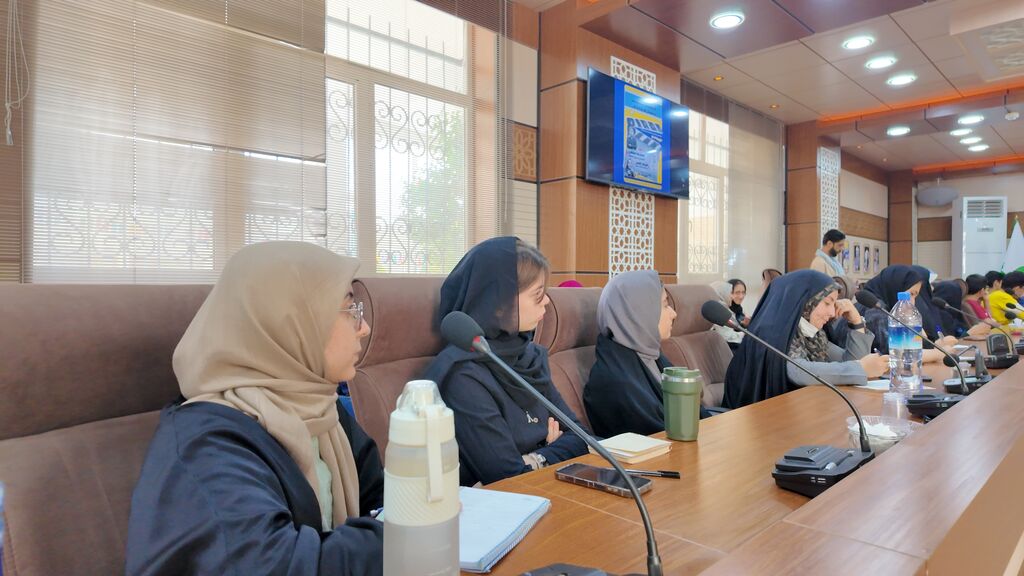 1358579-1 نشست تخصصی «بررسی جایگاه ادبیات در سینمای کودک و نوجوان» در کانون قم برگزار شد