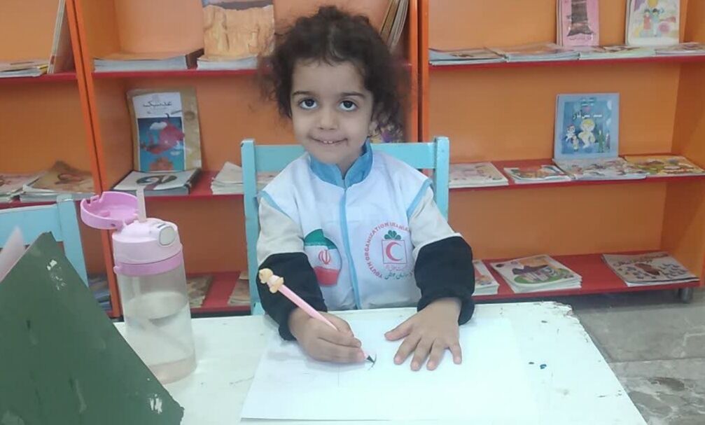 1358736-1 کودکان گیلانغرب با زبان نقاشی "خانه ایمن من" را آموختند