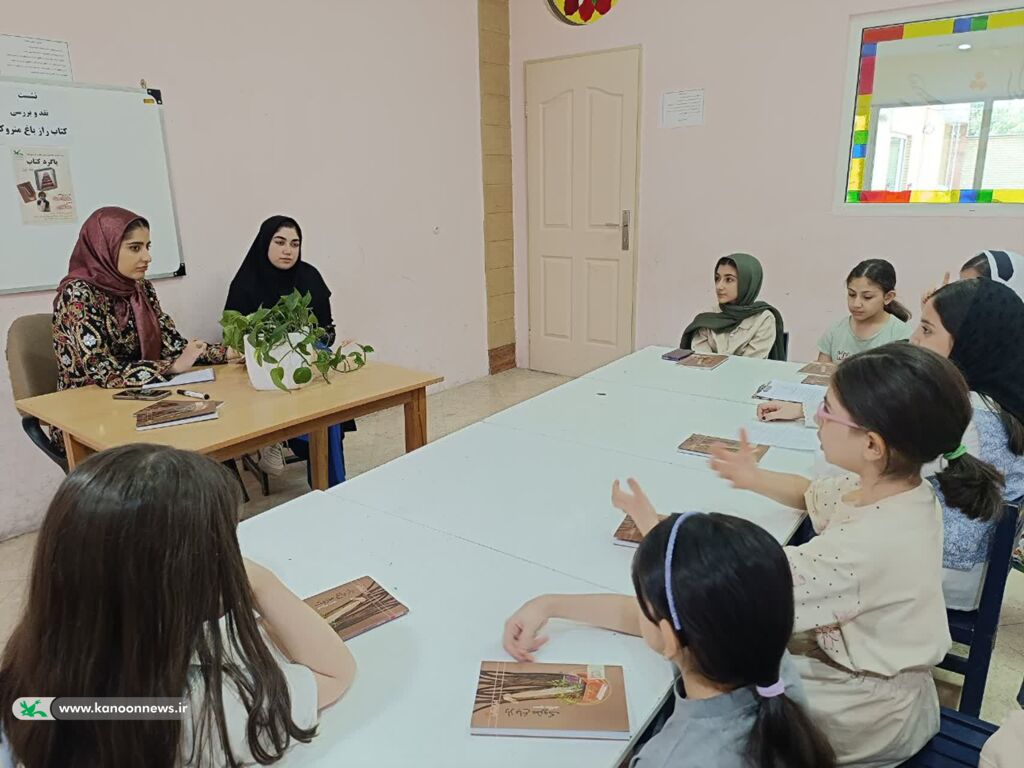 1358879-1 پایان پلهی اول «پاگرد کتاب» با نقد و بررسی ۱۰ عنوان کتاب در مراکز ادبی زنجان