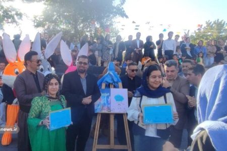 رونمایی دو کتاب «مه‌حه‌که‌ مه‌ی ئاژه‌لان» و «سرزمین رازها» در مریوان