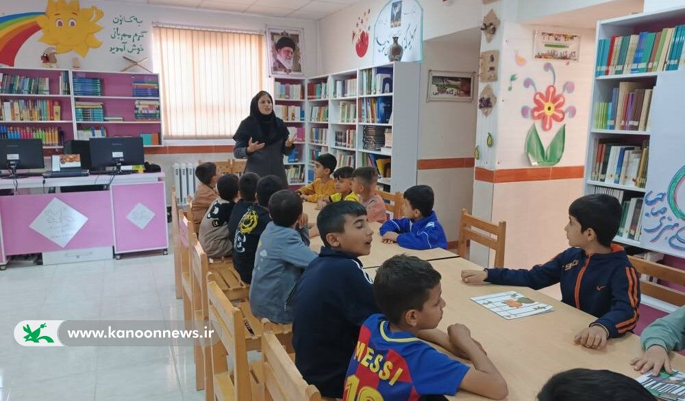 1359217-1 همزمان با هفته ملی کودک و با شعار «جهان کودکان را با قصه ببین!»