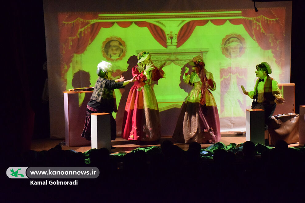 نمایش «خیاط کوچولوی شجاع» در خرم آباد به روی صحنه رفت نمایش «خیاط کوچولوی شجاع» در خرم آباد به روی صحنه رفت