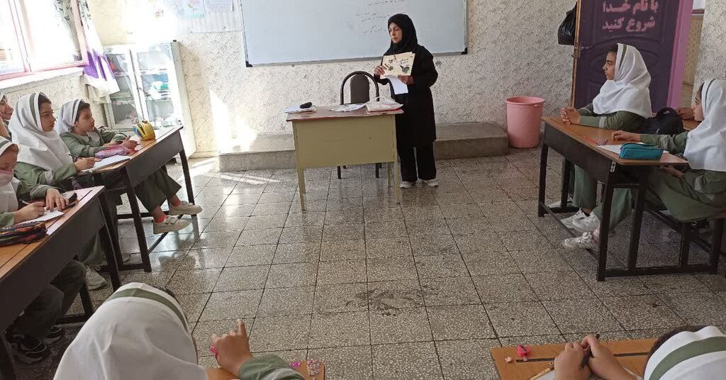 1359753-1 کارگاه قصهگویی کانون به مدارس و مراکز توانبخشی اسلامآباد غرب رسید