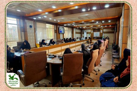 برگزاری نشست «تربیت توحیدی و مبانی مهدویت در فعالیت‌های دینی کانون» در قم