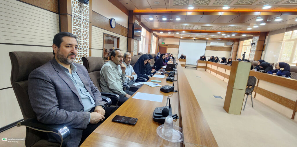 1359827-1 برگزاری نشست «تربیت توحیدی و مبانی مهدویت در فعالیتهای دینی کانون» در قم