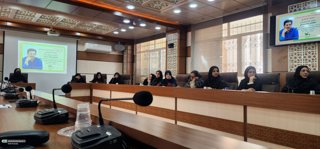 1359830-1 برگزاری نشست «تربیت توحیدی و مبانی مهدویت در فعالیتهای دینی کانون» در قم