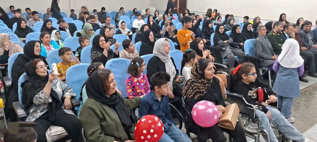 1359847-1 «جشن فرشتهها» در مرکز کنگاور برگزار شد