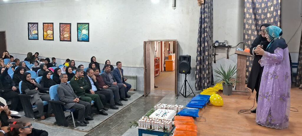 1359852-1 «جشن فرشتهها» در مرکز کنگاور برگزار شد