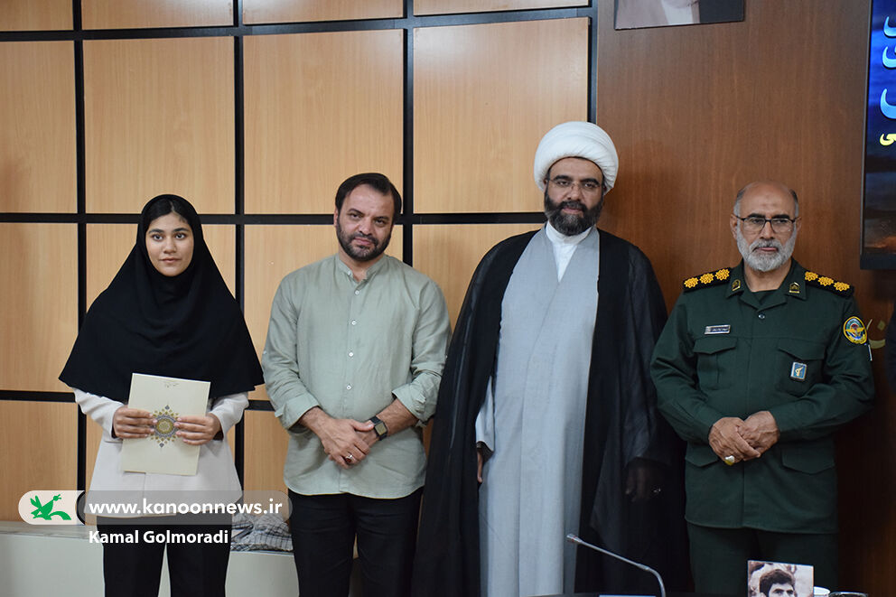 1359937-1 اختتامیه نهمین جشنواره استانی «فانوس» با معرفی برگزیدگان در خرمآباد برگزار شد