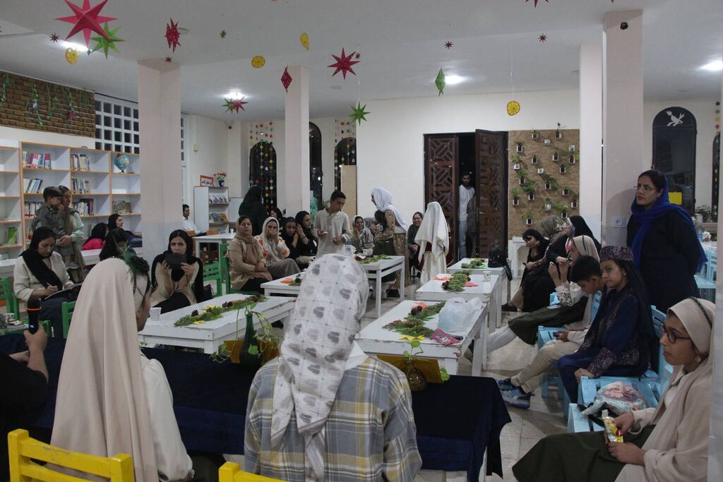 1360037-1 شعرخوانی و مشاعره در کانون شمارهیک شیراز