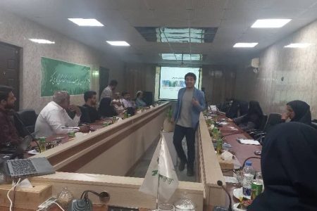 برگزاری نشست آموزشی «مواجهه نوجوان امروز با علوم و فناوری نوین»در بندرعباس