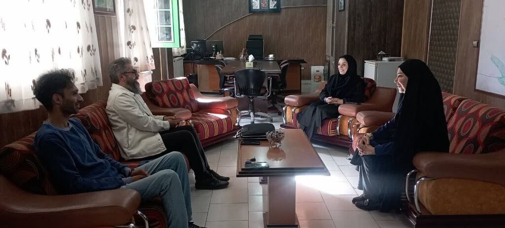 1360077-1 دیدار کارشناس هنرهای نمایشی کشور با سرپرست کانون کرمانشاه