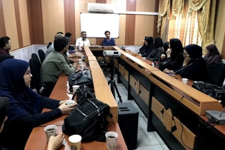 نشست کارشناس هنرهای نمایشی کانون کشور با مربیان کانون کرمانشاه