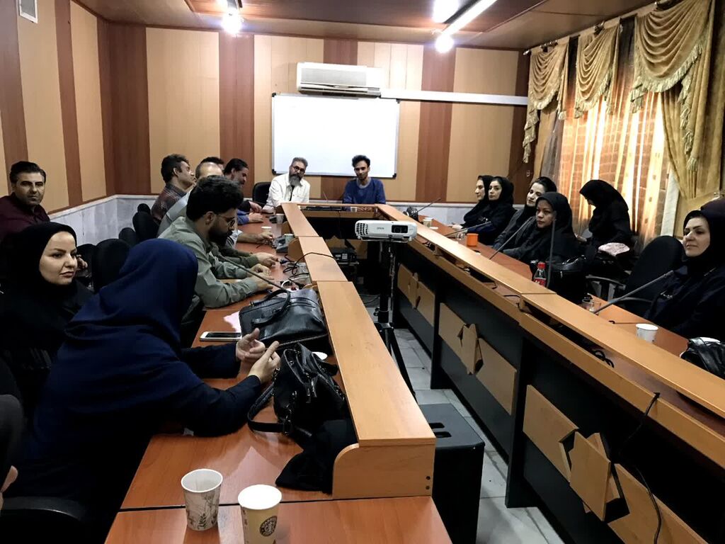 1360085-1 نشست کارشناس هنرهای نمایشی کانون کشور با مربیان کانون کرمانشاه