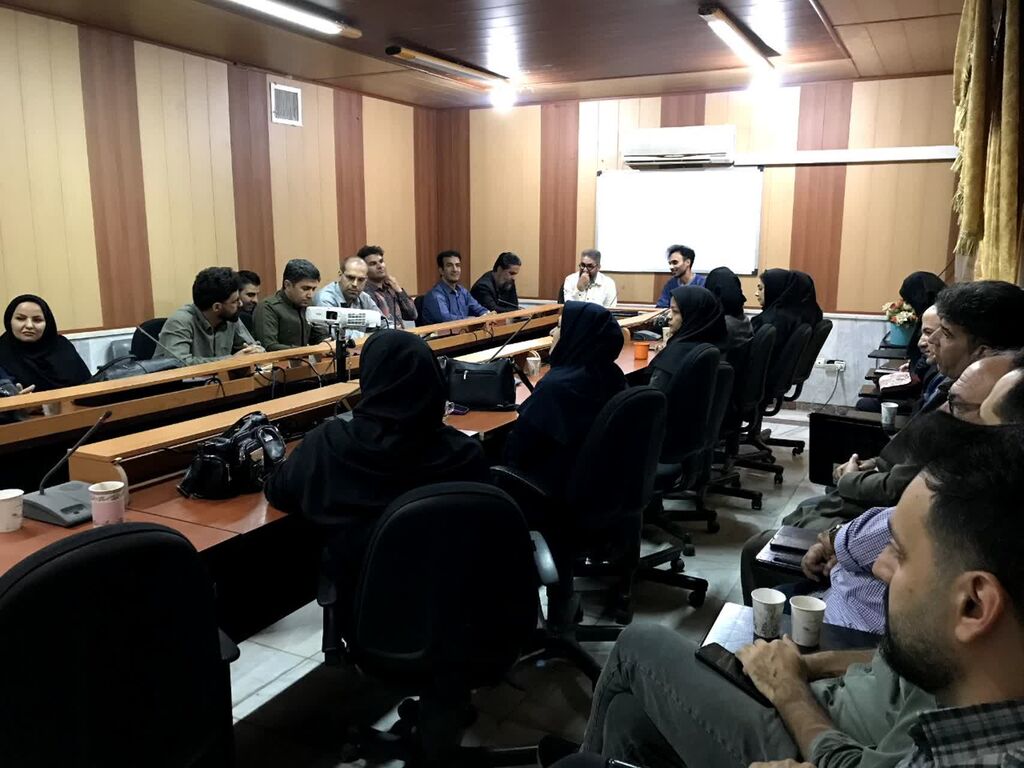 1360088-1 نشست کارشناس هنرهای نمایشی کانون کشور با مربیان کانون کرمانشاه