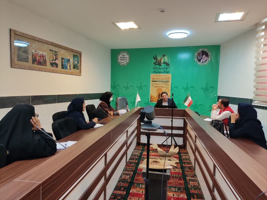 1360097 نشست تخصصی کلیدهای ورود به دنیای نوجوان