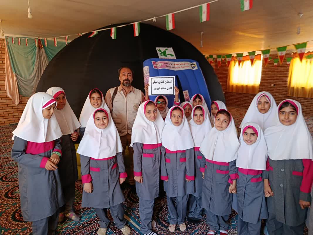 چتر آسمان نمای سیار کانون استان مرکزی برای کودکان کمیجانی باز شد