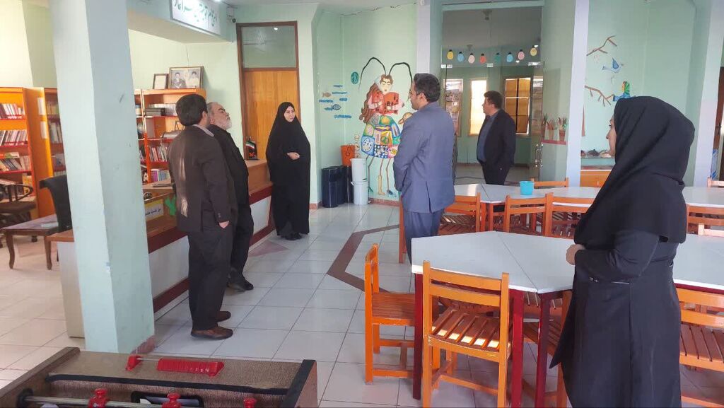 مشاور استاندار از مرکز شماره ۸ شهر کرمانشاه بازدید کرد