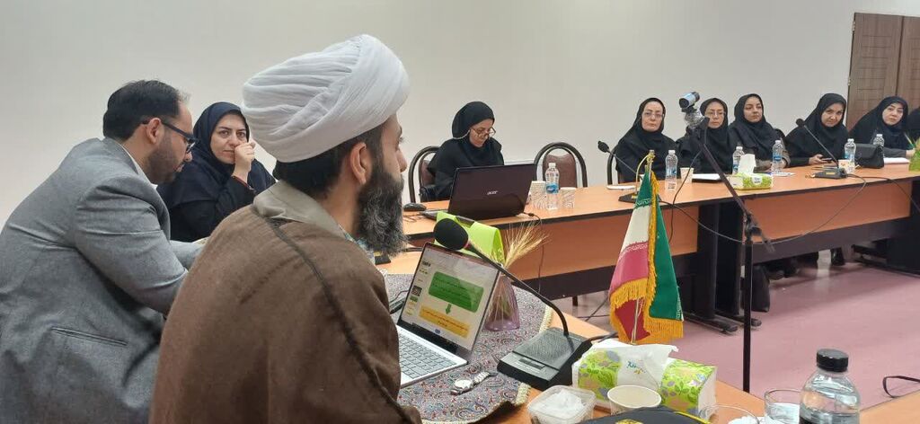 1360539-1 مربیان کانون رساله حقوق امام سجاد (ع) و کتاب طرح کلی را مطالعه کنند