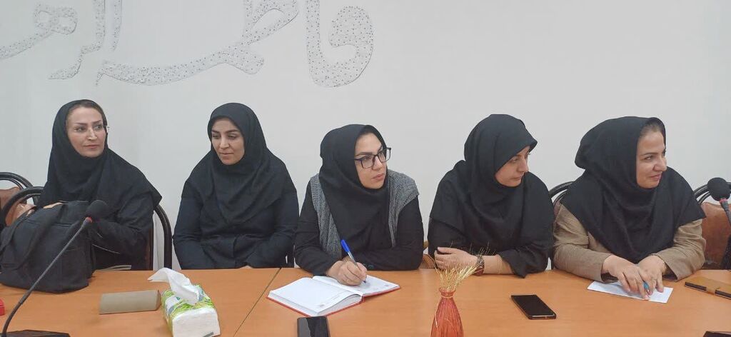 1360543-1 مربیان کانون رساله حقوق امام سجاد (ع) و کتاب طرح کلی را مطالعه کنند