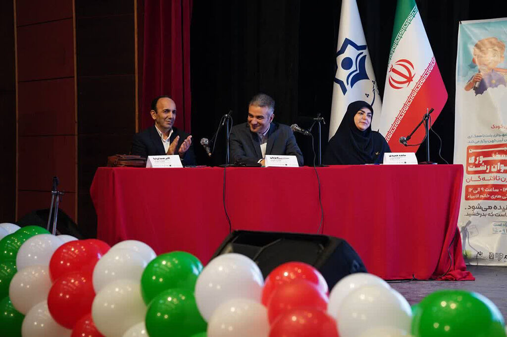 1360682-1 پرورش مهارت بیان و اعتمادبهنفس کودکان با برگزاری مسابقه سخنوری در رشت