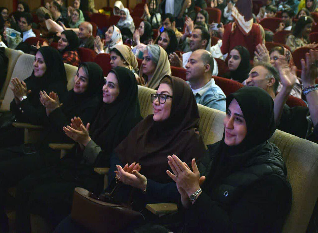 1360685-1 پرورش مهارت بیان و اعتمادبهنفس کودکان با برگزاری مسابقه سخنوری در رشت