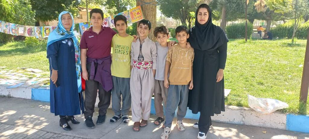 برپایی غرفه کتاب‌فروشی اعضای مرکز روانسر به‌ نفع کودکان با بیماری خاص