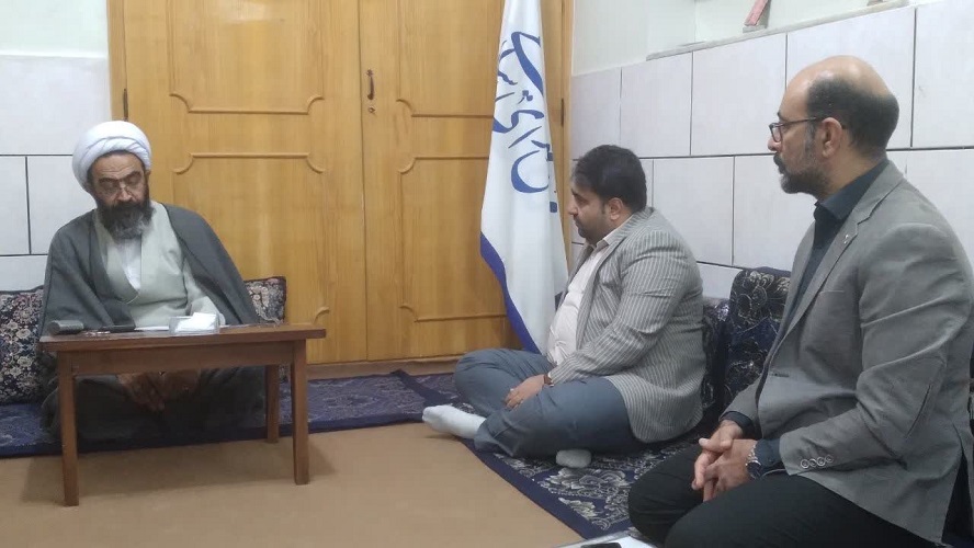 1360702-1 دیدارهای جداگانه مدیرکل کانون با رئیس مجمع نمایندگان استان و نائب رئیس کمیسیون اقتصادی مجلس شورای اسلامی