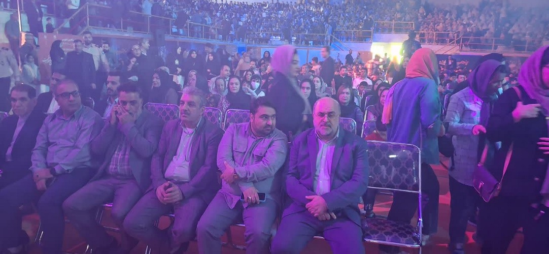 1360718-1 پنجمین جشنواره ملی شعر کودک ایران در شاهینشهر در حال برگزاری است