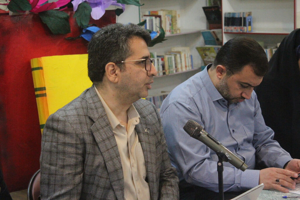 1360827-1 علامتی : حضرت زینب (س) بهترین الگو برای تربیت در میدان