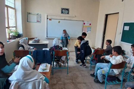 تداوم فعالیت‌های فرهنگی کتابخانه سیار روستایی چاراویماق