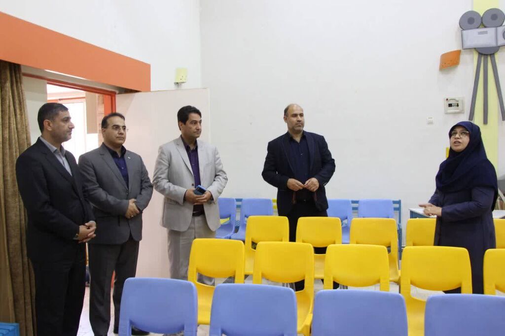 1360970-1 بازدیدفرماندار پیشوا ازکانون پرورش فکری کودکان و نوجوانان و تبریک هفته ملی کودک
