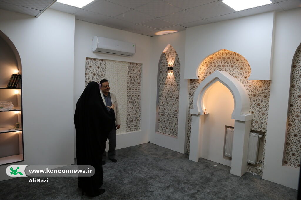 1360989-1 بازدید شهردار بوشهر از مرکز فرهنگیهنری شماره ۱ کانون بوشهر