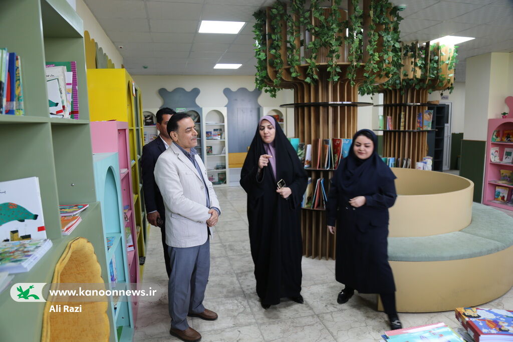 1360991-1 بازدید شهردار بوشهر از مرکز فرهنگیهنری شماره ۱ کانون بوشهر