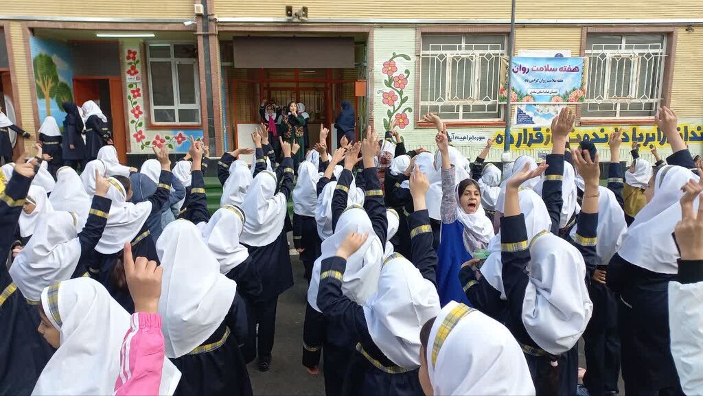 1361016-1 زنگ قصهگویی در مدارس ارومیه طنینانداز شد