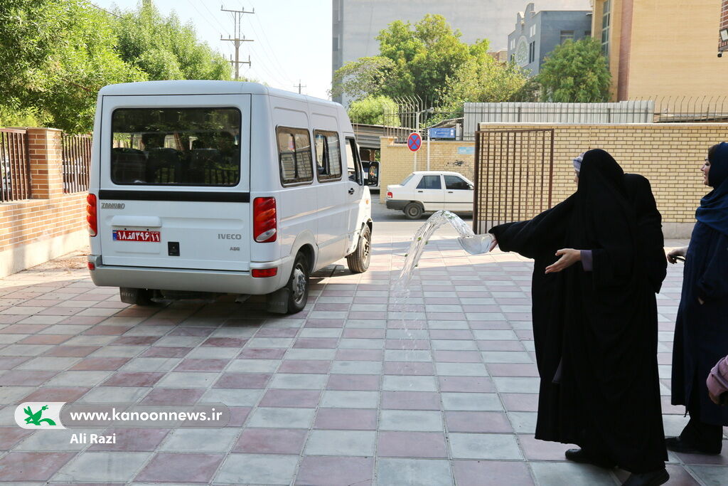 تیم فوتسال کانون استان بوشهر با بدرقه‌ی مدیرکل راهی چالوس شد