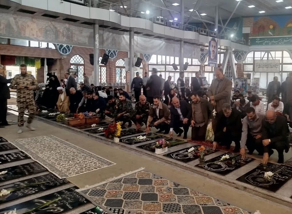 گرامی‌داشت نخستین روز هفته پدافند غیرعامل در گلزار شهدای شهر رشت