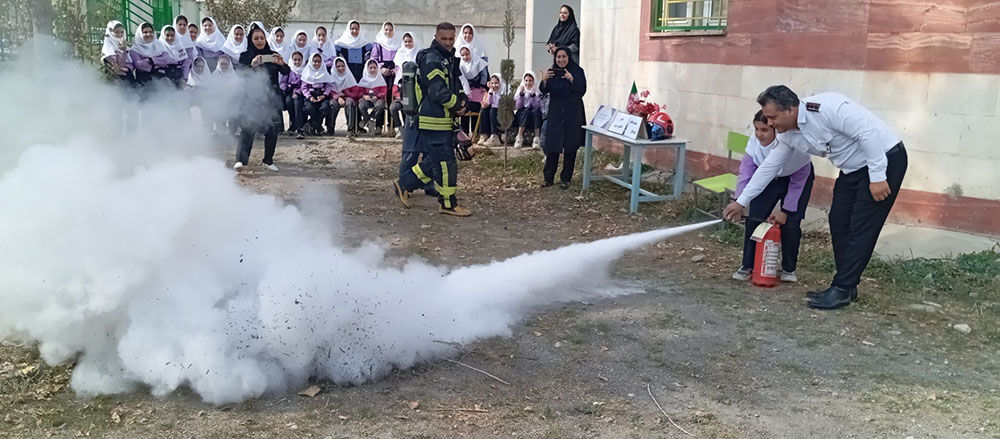 هفته پدافند غیرعامل با اجرای مانورهای آموزشی در مراکز کانون پارس‌آباد گرامی داشته شد
